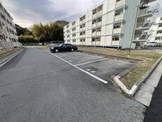 物件外観写真2　(駐車場)