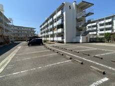 物件外観写真2　(駐車場)