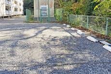 物件外観写真2　(駐車場)