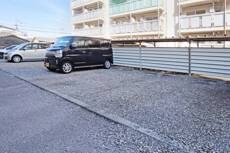 物件外観写真2　(駐車場)