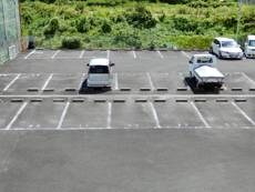 物件外観写真2　(駐車場)