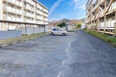 物件外観写真2　(駐車場)