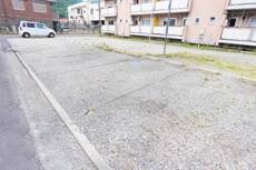 物件外観写真2　(駐車場)