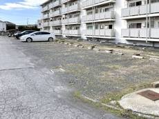 物件外観写真2　(駐車場)