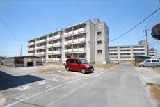 物件外観写真2　(駐車場)