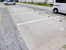 物件外観写真2　(駐車場)