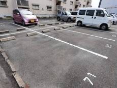物件外観写真2　(駐車場)