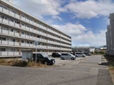 物件外観写真2　(駐車場)