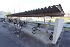 物件外観写真3　(その他共有部分)