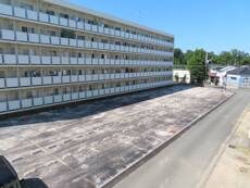 物件外観写真2　(駐車場)