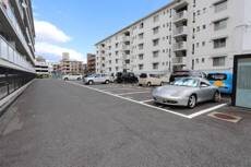 物件外観写真2　(駐車場)