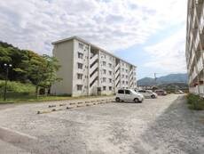 物件外観写真2　(駐車場)