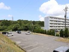 物件外観写真2　(駐車場)