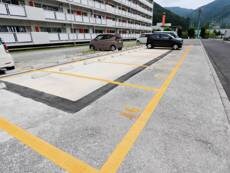 物件外観写真2　(駐車場)