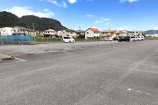 物件外観写真2　(駐車場)