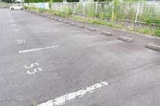 物件外観写真2　(駐車場)