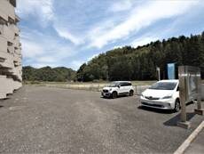 物件外観写真2　(駐車場)