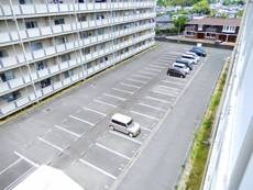 物件外観写真2　(駐車場)