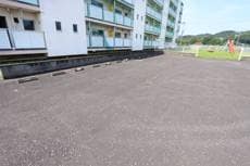 物件外観写真2　(駐車場)