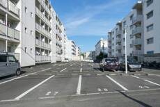 物件外観写真2　(駐車場)