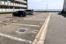 物件外観写真2　(駐車場)