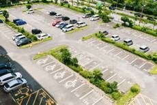 物件外観写真2　(駐車場)