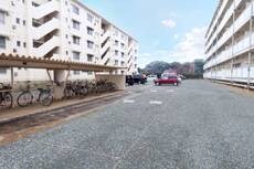 物件外観写真2　(駐車場)