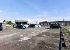 物件外観写真2　(駐車場)