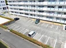 物件外観写真2　(駐車場)