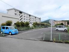 物件外観写真2　(駐車場)