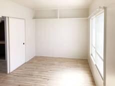 物件内観写真4　(居室・リビング)