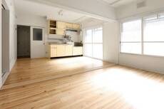 物件内観写真3　(居室・リビング)