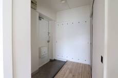 物件内観写真10　(玄関)