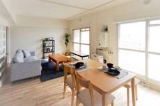 物件内観写真4　(居室・リビング)