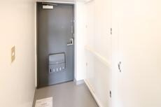 物件内観写真11　(玄関)