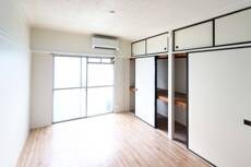 物件内観写真4　(居室・リビング)