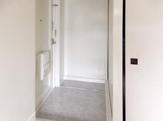 物件内観写真11　(玄関)