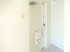 物件内観写真11　(玄関)