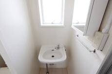 物件内観写真8　(洗面所)