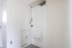 物件内観写真11　(玄関)