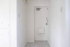 物件内観写真11　(玄関)