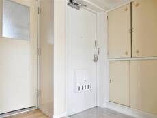 物件内観写真11　(玄関)