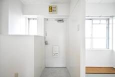 物件内観写真11　(玄関)