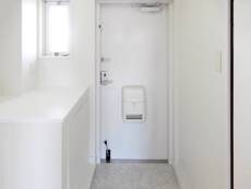 物件内観写真11　(玄関)