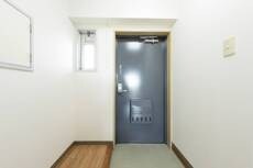 物件内観写真11　(玄関)