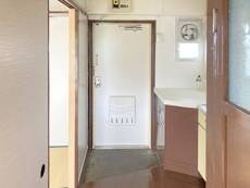 物件内観写真9　(玄関)