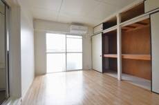 物件内観写真4　(居室・リビング)