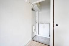 物件内観写真11　(玄関)