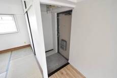 物件内観写真11　(玄関)