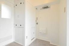 物件内観写真11　(玄関)